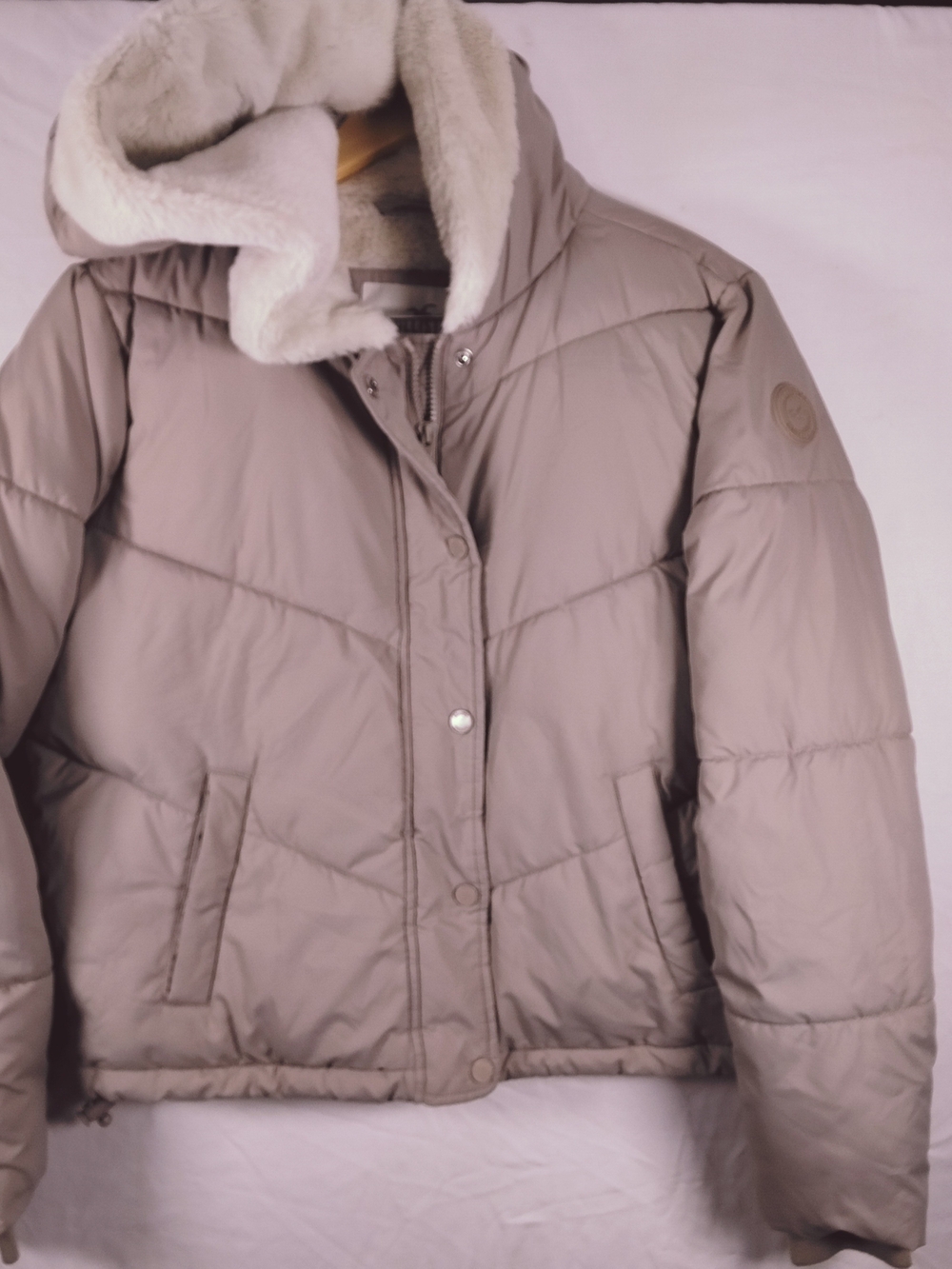 Hollister Women's Medium Taupe Puffer Jacket with Sherpa Hood
